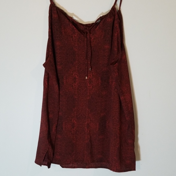 1X red and black pattern tank top